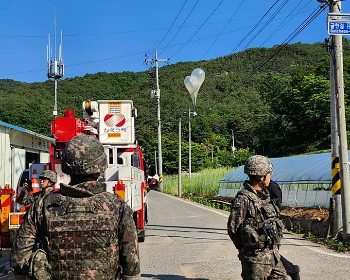 North Korea Sends Hundreds Of More Trash-Carrying Balloons To South Korea (huffpost.com)