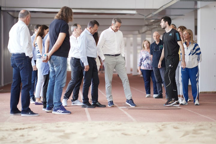 Ο Κυριάκος Μητσοτάκης ενημερώθηκε από αθλητές και προπονητές για την υλοποίηση των έργων στο ΟΑΚΑ