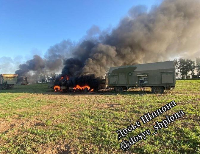 Εικόνα που φέρεται να απεικονίζει φλεγόμενο ρωσικό σύστημα αεράμυνας