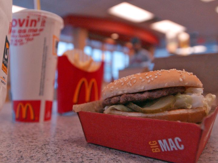 Αρχείο (01/26/05)- Ένα γεύμα Big Mac από τα McDonalds σε κατάστημα στη Βοστώνη.