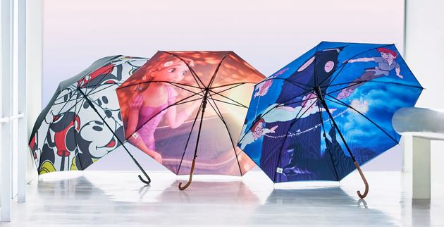 ディズニーストアオリジナルアイテム、内側にアートを描いた晴雨兼用傘