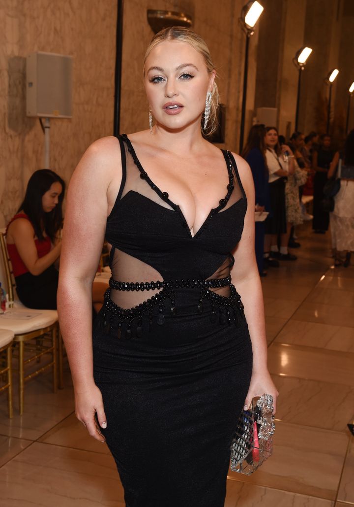 Iskra Lawrence bei der Prêt-à-porter-Show PatBo Spring 2024 am 9. September 2023 in New York City.