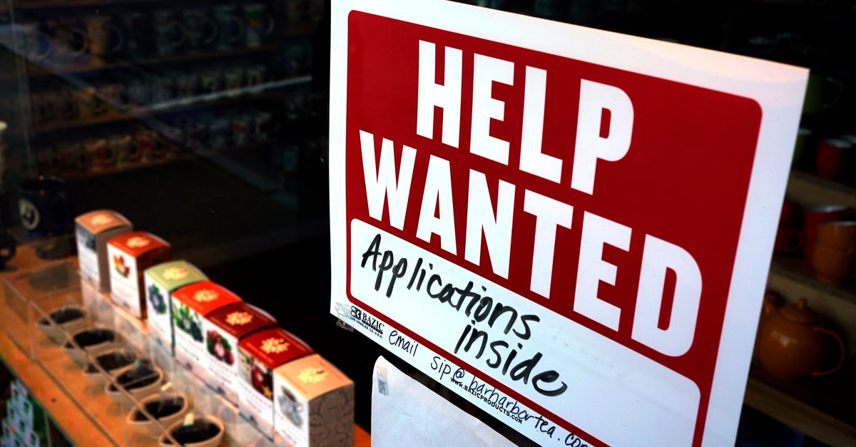 U.S. Employers Added Vigorous 272,000 Jobs In May