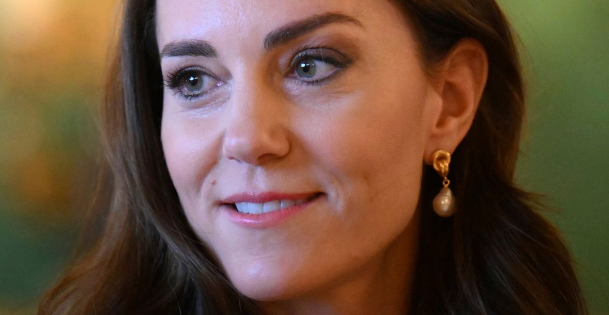 Kate Middleton Sends Letter Apologizing For Missing Event | HuffPost ...