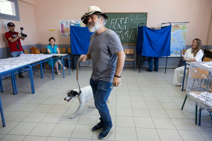 Τα κατοικίδια και στα εκλογικά τμήματα