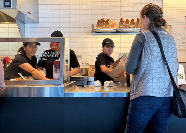 Individuals Are Filming Chipotle Employees In A Quest For Greater Parts — And Workers Have Had It 1 “No one on the line is intentionally trying to stiff any customers on food; it would look bad on them if they did,” one Chipotle employee told us.