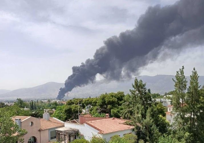 Φωτιά σε εργοστάσιο τηγανιών στην Κάτω Κηφισιά