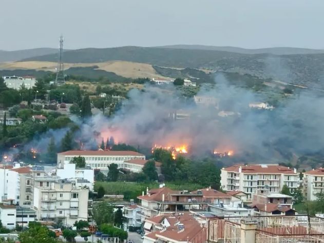 Μεγάλη φωτιά στην πόλη της Λιβαδειάς