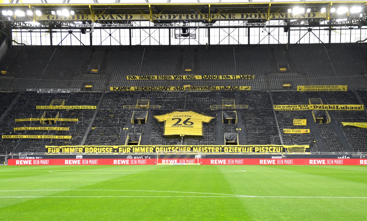 Το «κίτρινο τείχος» στο Signal Iduna Park.