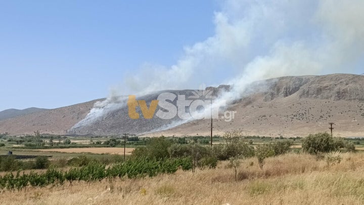 Λιβαδειά: Φωτιά στο Ακόντιο όρος