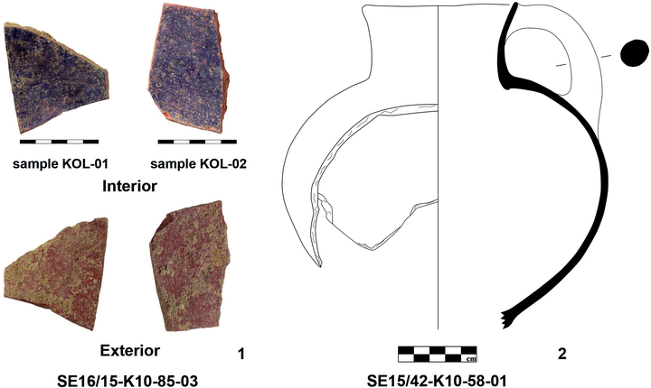 Θραύσματα κεραμικής από το Κ10 με πορφυρές χρωστικές ουσίες στο εσωτερικό (1), για σύγκριση του σχήματος μια άλλη στερεά βαμμένη κανάτα από το Κ10 (2).