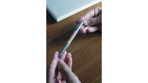 アナスさんの母親の、形見のペン。
