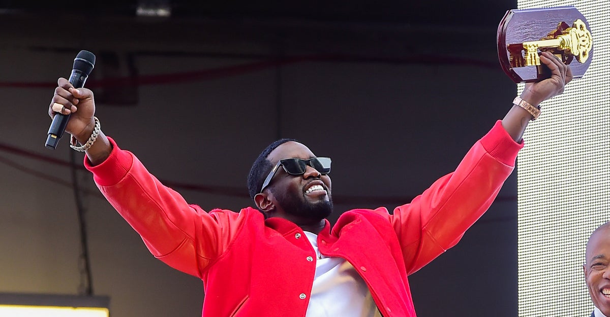 Sean 'Diddy' Combs Returns Key To New York City After Release Of Cassie Attack Video