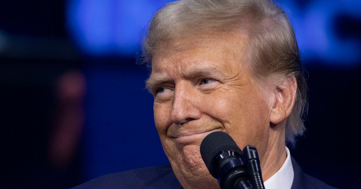 'Deranged' Trump Put On Blast After 'Worst Holiday Greeting' Ever