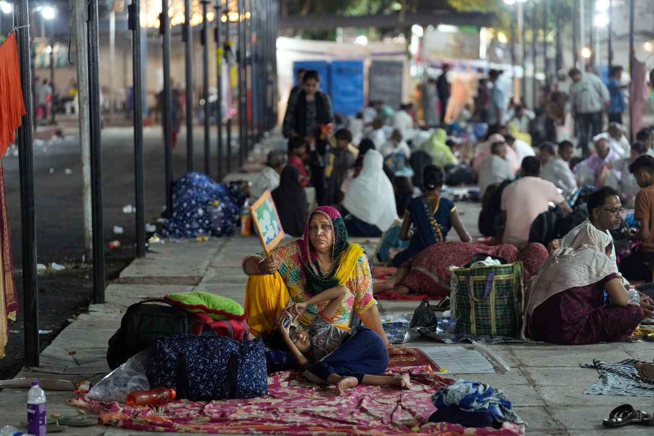 Χιλιάδες άνθρωποι από κάθε γωνιά της Ινδίας συρρέουν στην Χαϊντεραμπάντ για να λάβουν το «μαγικό ψαροφάρμακο»...
