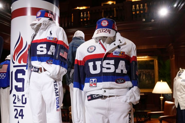 Οι στολές που θα φορέσει η Εθνική Ομάδα των ΗΠΑ κατά τη λήξη της τελετής της Ολυμπιάδας