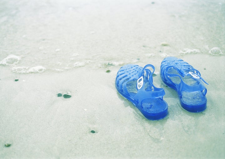 Podiatrists Are Coming For Your Summer season Jellies (And three Different Sorts Of Footwear) Podiatrists Are Coming For Your Summer season Jellies (And three Different Sorts Of Footwear)