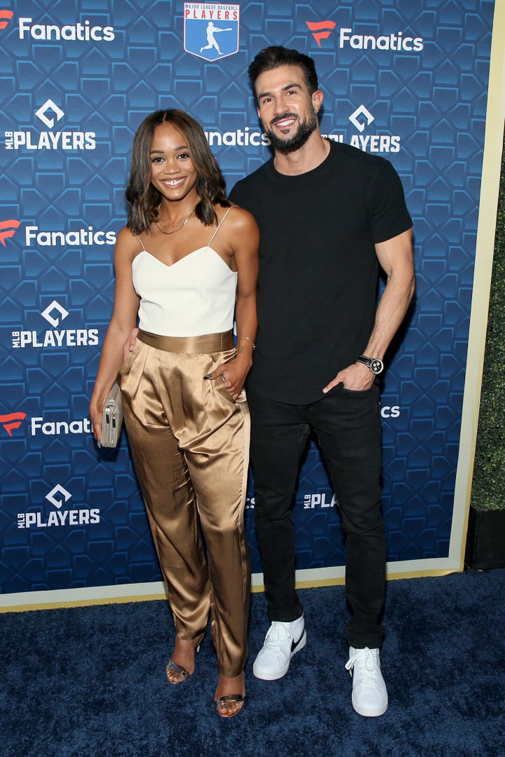 Rachel Lindsay und Brian Abasolo werden am 18. Juli 2022 in Los Angeles gesehen.