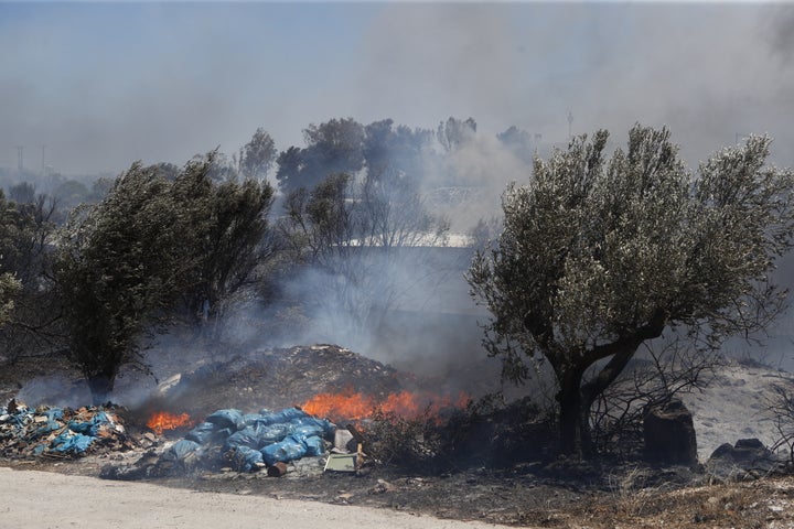 Πυρκαγιά στην λεωφόρο Βάρης - Κορωπίου, Τετάρτη 19 Ιουνίου 2024. (ΣΩΤΗΡΗΣ ΔΗΜΗΤΡΟΠΟΥΛΟΣ/EUROKINISSI)