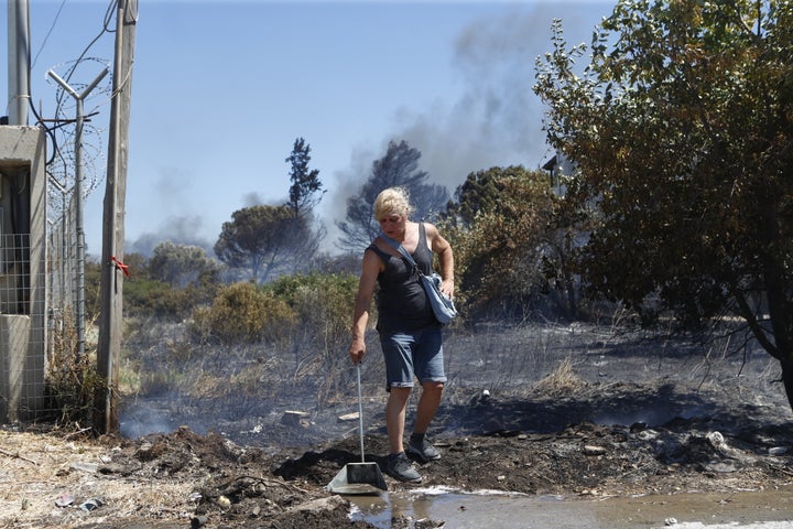 Πυρκαγιά στην λεωφόρο Βάρης - Κορωπίου, Τετάρτη 19 Ιουνίου 2024. (ΣΩΤΗΡΗΣ ΔΗΜΗΤΡΟΠΟΥΛΟΣ/EUROKINISSI)