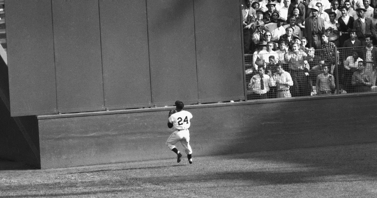 「ザ・キャッチ」の裏話：1954年ワールドシリーズでのウィリー・メイズの肩越しキャッチ