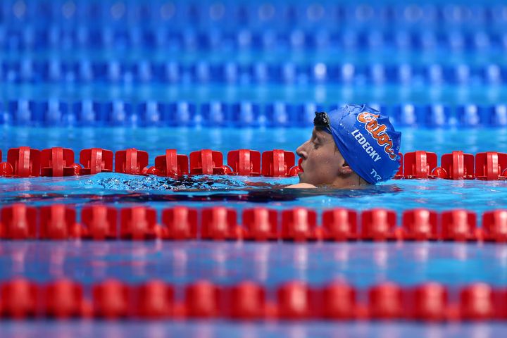 Katie Ledecky Hilariously Waits And Waits For Rivals To Finish In ...