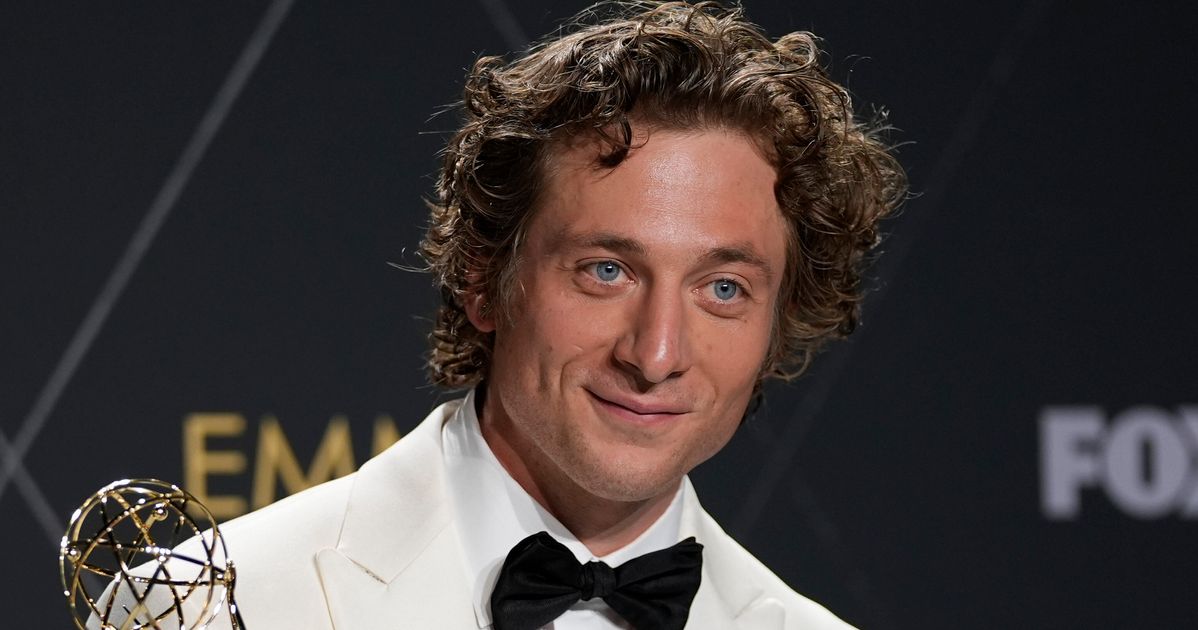 The Bear Star Jeremy Allen White Spills On How He 'Really Embarrassed' Himself Training With Chefs