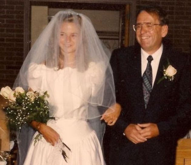 筆者（左）の結婚式で父親（右）と（1994年撮影）