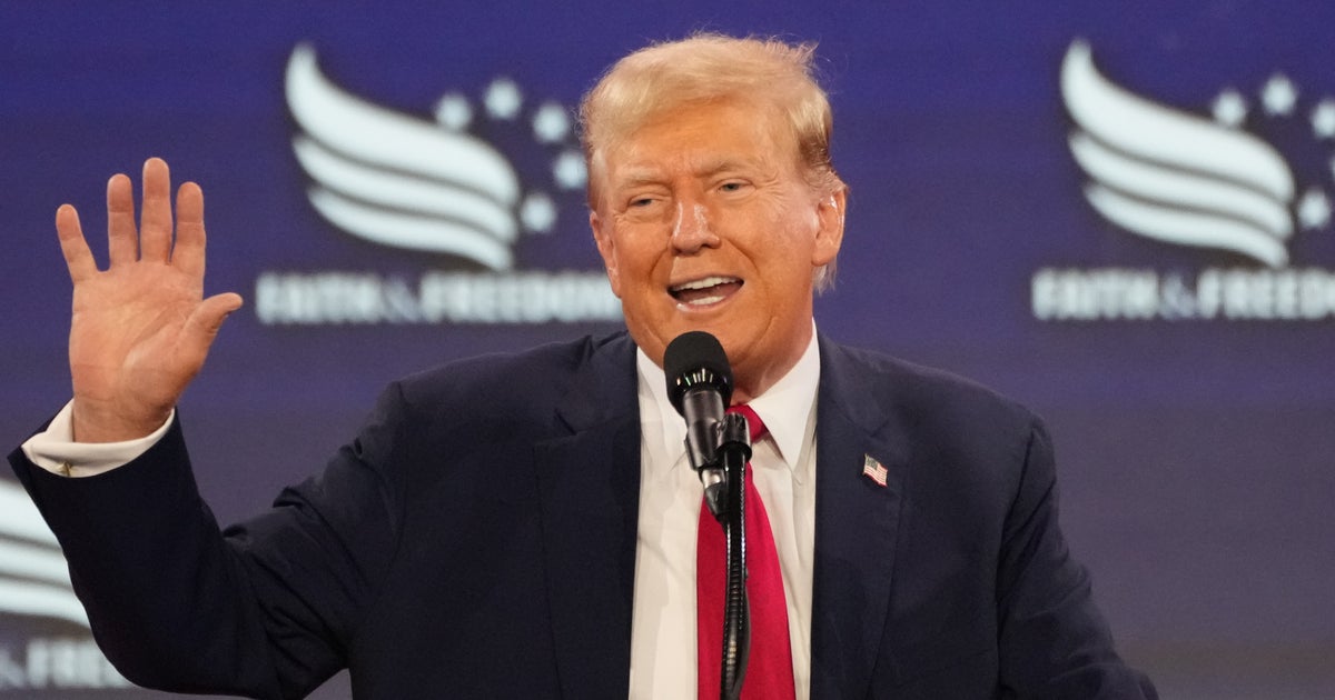 Donald Trump Talks About Taking Off His Shirt To Show 'Wounds.' Internet Can't Even.