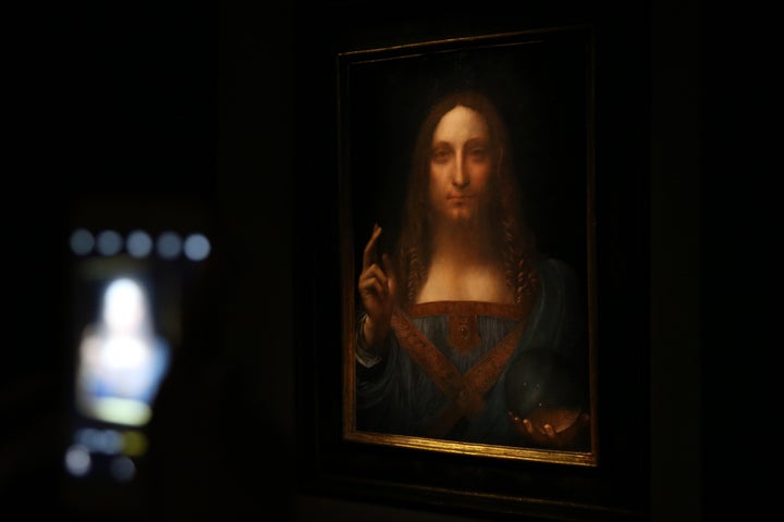 Ο πίνακας Salvator Mundi στον οίκο Christie's, Νέα Υόρκη, 15 Νοεμβρίου 2017. (Photo by Mohammed Elshamy/Anadolu Agency/Getty Images)