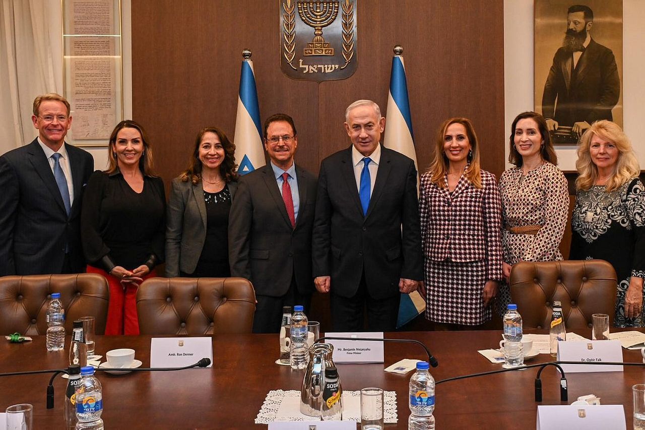 Israeli Prime Minister Benjamin Netanyahu meets with a delegation that included American evangelical figures, including pastors Mario Bramnick, to Netanyahu's right, and Tony Perkins.