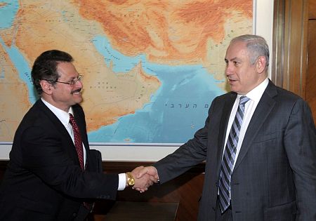 Pastor Mario Bramnick, left, meets with Benjamin Netanyahu in Jerusalem during a previous trip in 2011.