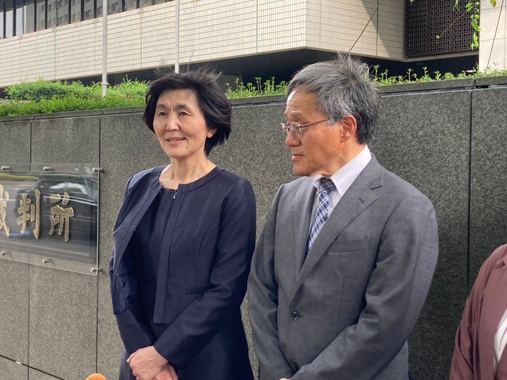 （左から）内山由香里さんと小池幸夫さん