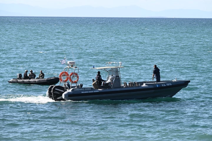 Νεκρός ανασύρθηκε 44χρονος Βρετανός, μέλος πληρώματος ιστιοφόρου, από τη θαλάσσια περιοχή του όρμου Τσαλδάρη Σπετσών. 