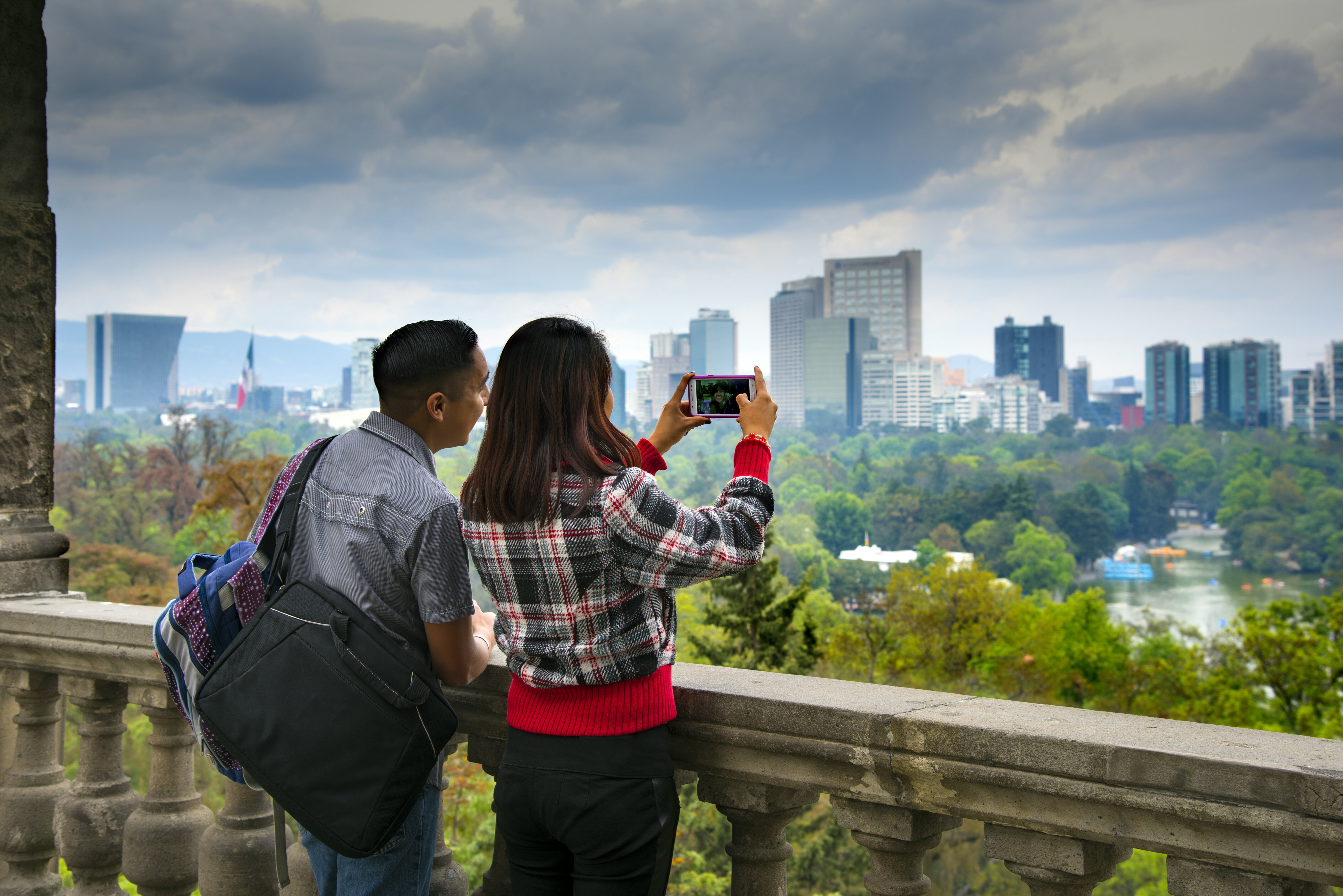 How Not To Look Like An American Tourist Abroad | HuffPost Life