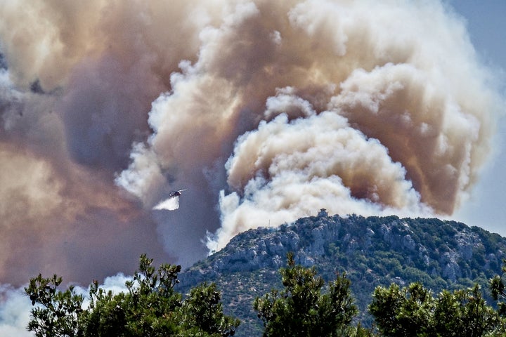 Πυρκαγιά στην περιοχή Κατσιμίδι στους πρόποδες της Πάρνηθας σε δασική έκταση, Σάββατο 29 Ιουνίου 2024 (ΔΙΟΝΥΣΗΣ ΠΑΤΕΡΑΚΗΣ/ EUROKINISSI)