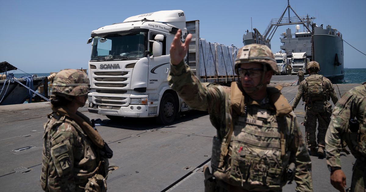 L’ONU commence à acheminer des tonnes d’aide depuis un quai construit par les États-Unis à Gaza en raison de craintes pour la sécurité