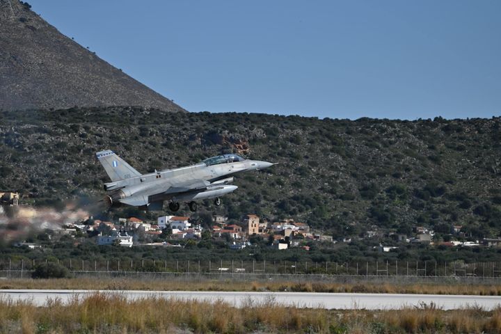 Επίσκεψη του ΥΕΘΑ Νίκου Δένδια στην 115ΠΜ και πτήση με F-16 Viper (23 Φεβρουαρίου 2024)