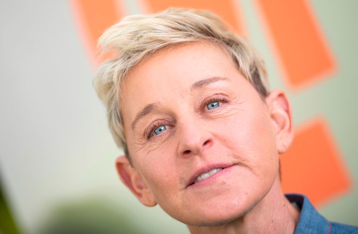 Ellen DeGeneres menghadiri pemutaran perdana film tahun 2019 "Telor phitan dan HAM." Mantan pembawa acara talk show itu menanggapi tuduhan bahwa dirinya telah menjadi "berarti" seseorang saat tampil di California pada hari Senin.
