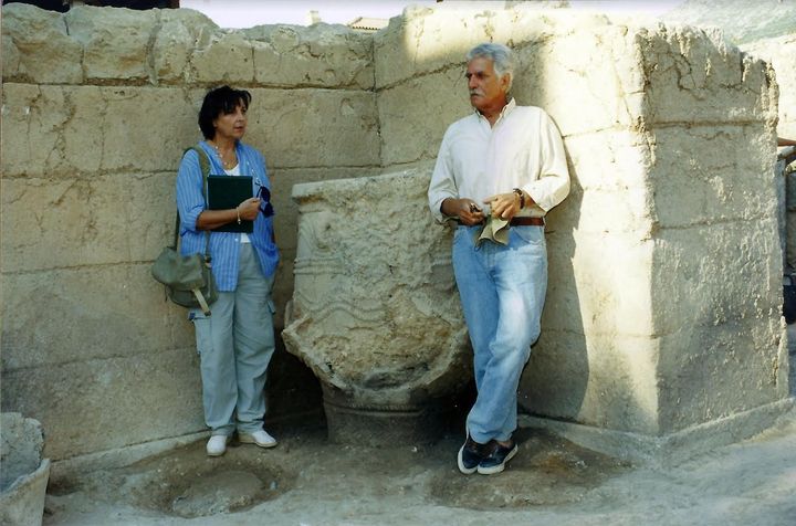 Ο Γιάννης και η Εφη Σακελλαράκη στην ανασκαφή του Ανακτόρου των Αρχανών το 1999