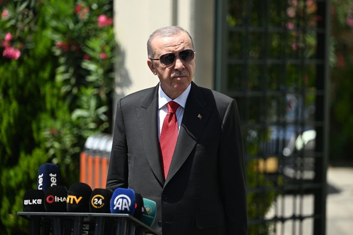 O Ερντογάν θα μεταβεί εκτάκτως στο Σάββατο στο Βερολινο για να παρακολουθήσει από κοντά προημιτελικό της εθνικής Τουρκίας με την εθνική Ολλανδίας.