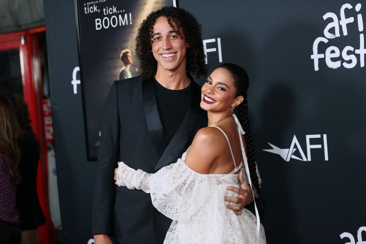 Cole Tucker dan Vanessa Hudgens menikah pada bulan Desember 2023. 