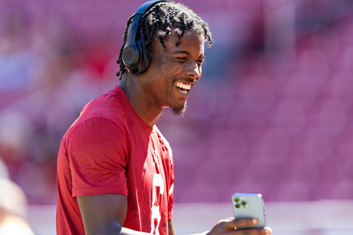 O carro ocupado por Jackson e seus amigos foi forçado a sair da estrada durante o acidente, disse a polícia.