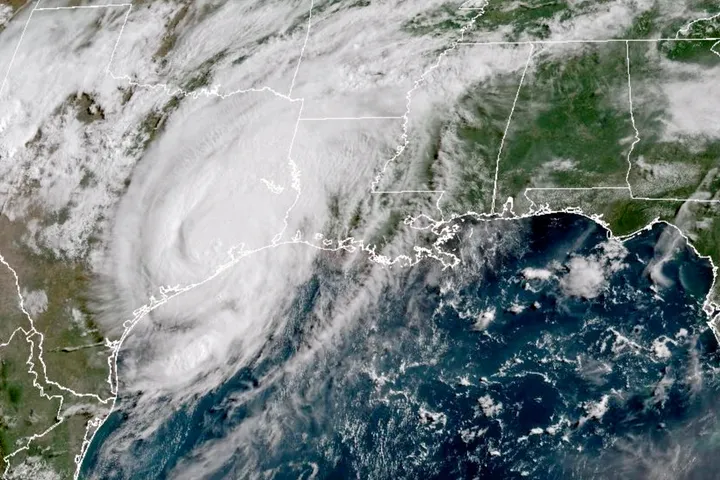 Beryl Leaves Hot Misery In Its Wake As It Churns Into U.S. Interior (huffpost.com)