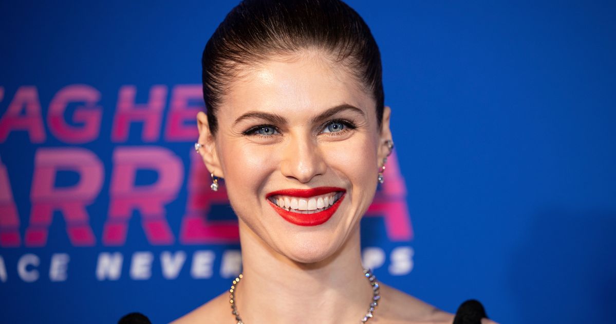 'White Lotus' Star Alexandra Daddario Pregnant With First Child