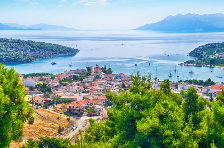 Το μικρό λιμανάκι της Παλαιάς Επιδαύρου. 