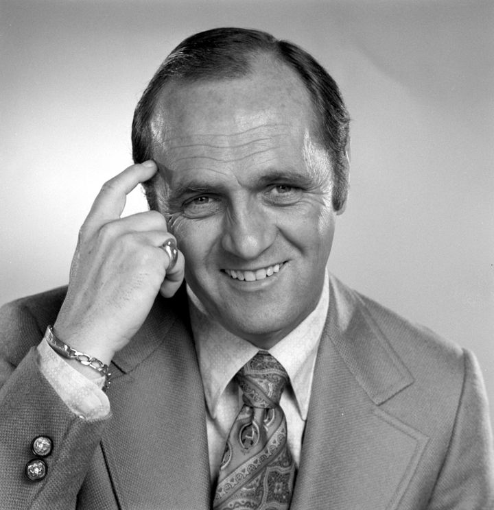 Bob Newhart difoto pada tahun 1973.