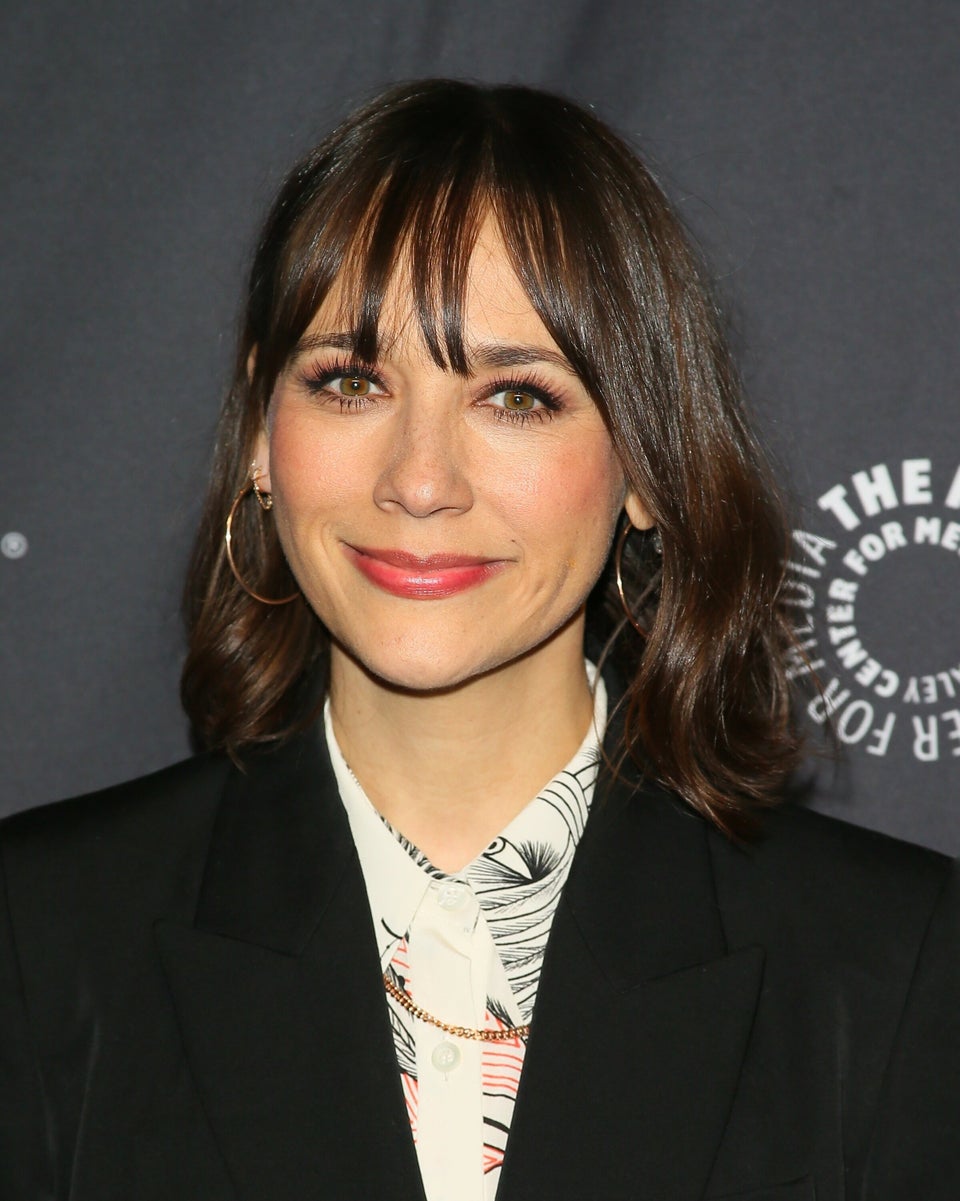 Rashida Jones Speaks Out About Viral Red Carpet Interview Moment | HuffPost  Entertainment