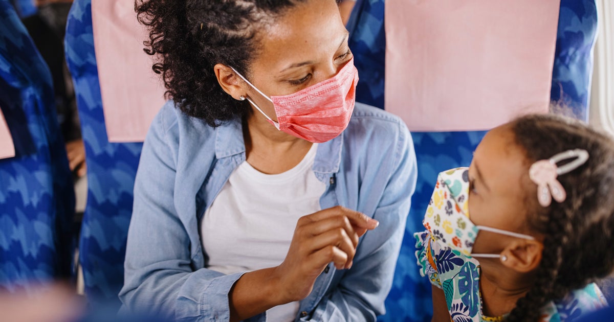 NextImg:Things To Bring On Your Flight If You Loathe Germs