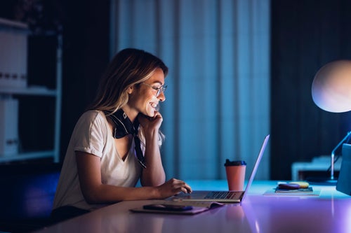“We found that night owls, or those more active in the evening, tended toperform better on cognitive tests than morning larks,” said Raha West, the study's lead author.